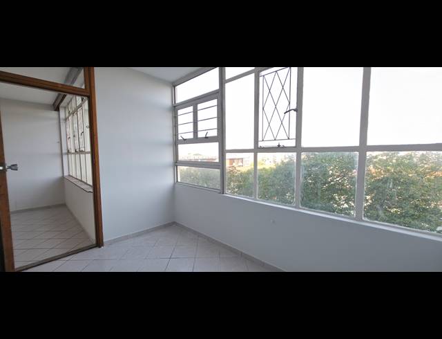 1.5 BEDROOM APARTMENT TO LET IN MORNINGSIDE